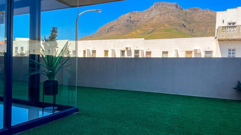2 Bedroom Property for Sale in Zonnebloem Western Cape